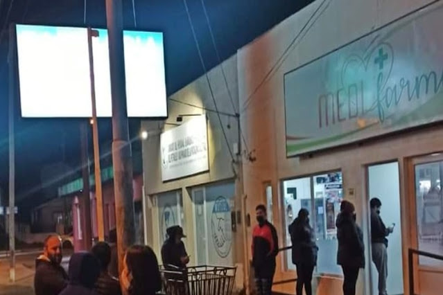Polémica entre Concejo Deliberante y Farmaceuticos por filas en farmacias de turno Polémica entre Concejo Deliberante y Farmaceuticos por filas en farmacias de turno