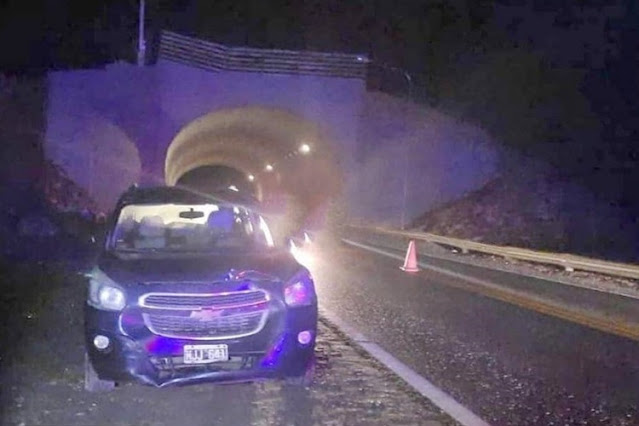 Conductora provoco un choque y huyo en la Ruta 3, en el túnel del cerro Castor