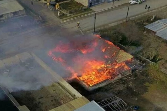 Incendio en un deposito, sin lesionados Incendio en un deposito, sin lesionados