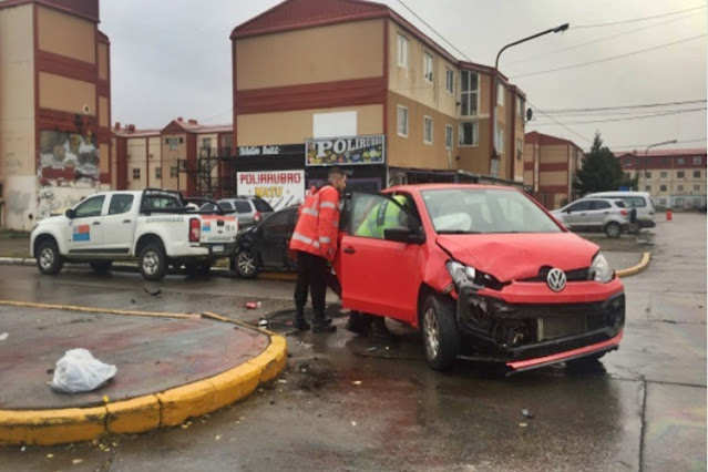 Triple choque, dos lesionadas trasladadas al Hospital