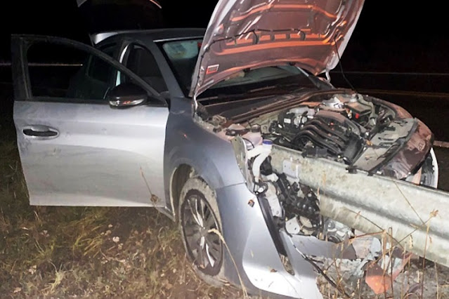 Despiste y choque contra un guardarrail en la Ruta 3