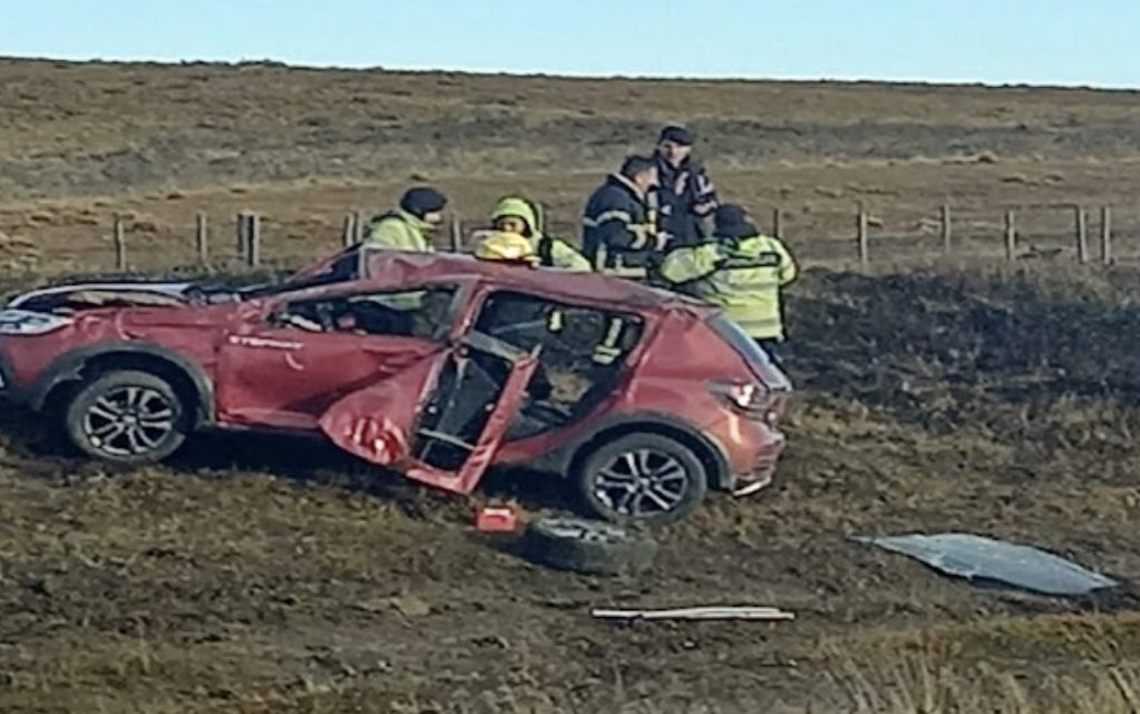Despiste y vuelco en la Ruta 3, un lesionado Despiste y vuelco en la Ruta 3, un lesionado