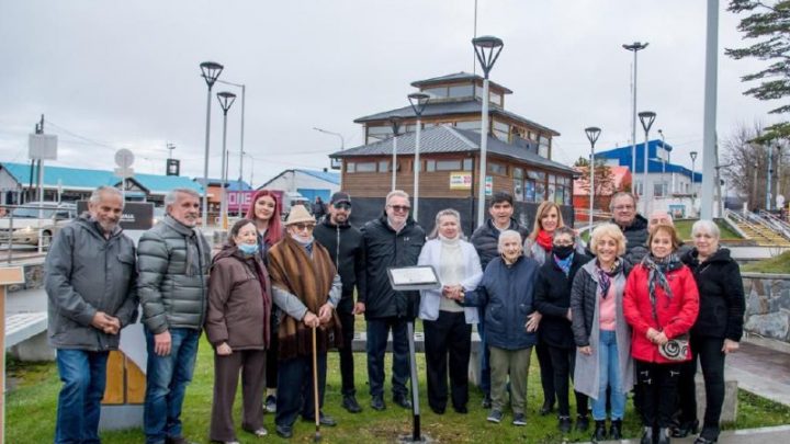 LA MUNICIPALIDAD RINDIÓ HOMENAJE AL ARTISTA PLÁSTICO VICENTE GÓMEZ, CREADOR DEL ESCUDO DE LA CIUDAD