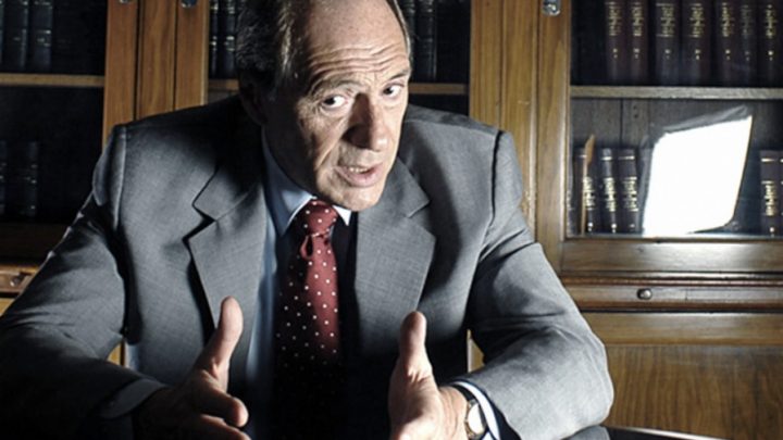 Zaffaroni se manifestó alarmado ante «la decadencia institucional del país»