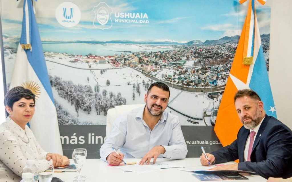 LA MUNICIPALIDAD DE USHUAIA Y LA PSA FIRMARON CONVENIO DE MUTUA COLABORACIÓN LA MUNICIPALIDAD DE USHUAIA Y LA PSA FIRMARON CONVENIO DE MUTUA COLABORACIÓN