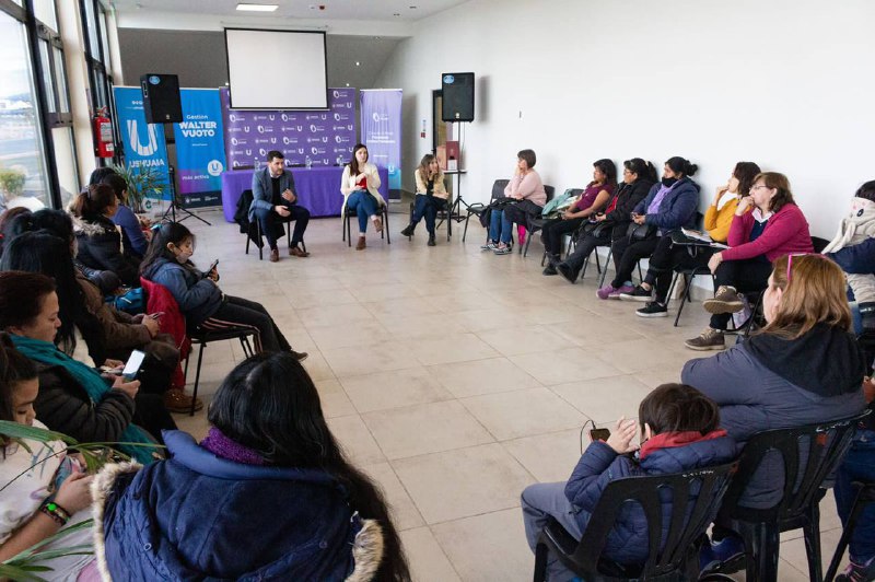 CAPACITACIÓN SOBRE CUIDADOS E INCLUSIÓN FINANCIERA JUNTO AL MINISTERIO DE ECONOMÍA DE LA NACIÓN EN LA CASA DE LA MUJER CAPACITACIÓN SOBRE CUIDADOS E INCLUSIÓN FINANCIERA JUNTO AL MINISTERIO DE ECONOMÍA DE LA NACIÓN EN LA CASA DE LA MUJER