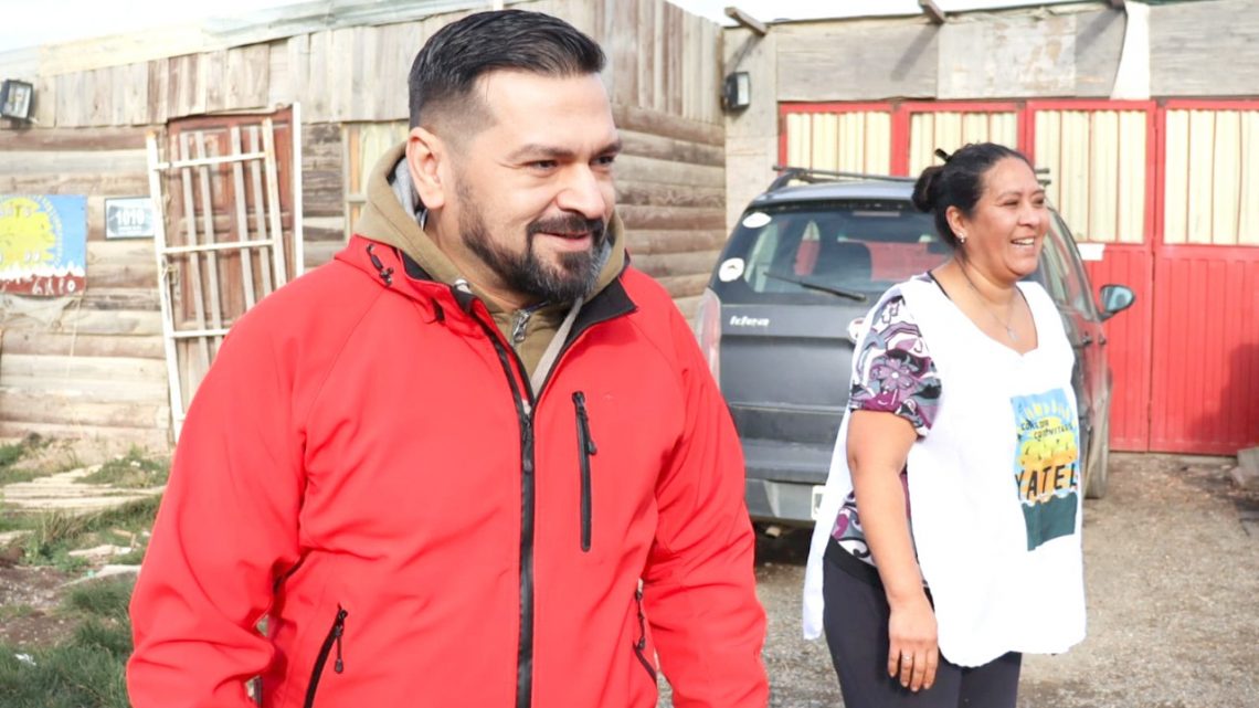 Con ingresos de más de 100 mil pesos pedían ayuda social