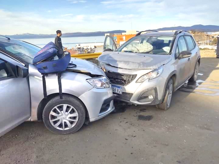 Una mujer y una nena resultan heridas en un choque