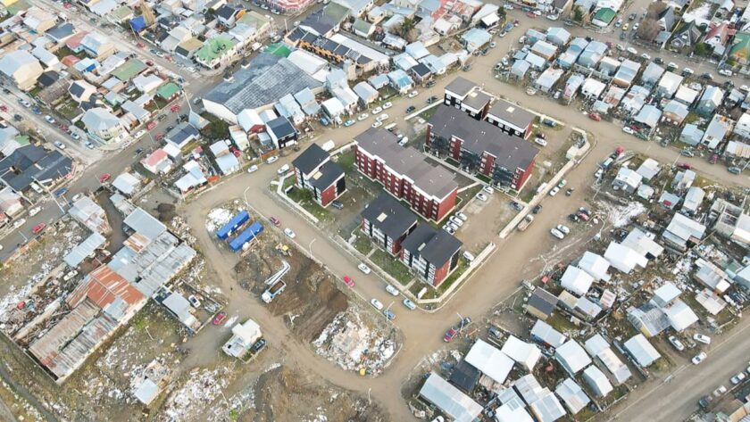 Más de 162 millones de pesos para pavimento, veredas y un Centro Comunitario en el barrio Colombo Más de 162 millones de pesos para pavimento, veredas y un Centro Comunitario en el barrio Colombo