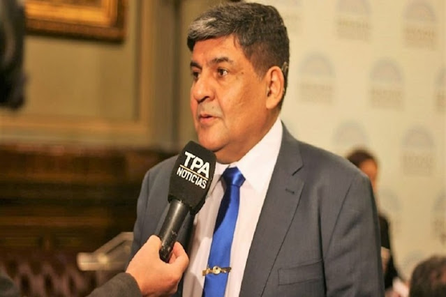 Arcando anuncio que se retira de la politica, luego de quedar afuera de la Convención Constituyente