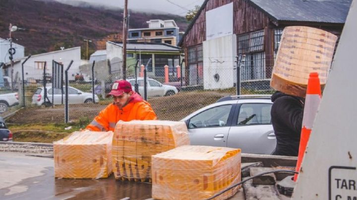 LA MUNICIPALIDAD COLOCA REDUCTORES FRENTE AL COLEGIO JOSE MARIA SOBRAL