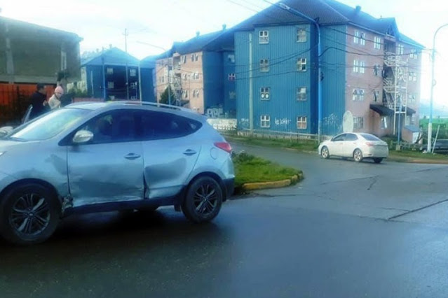 Conductora sin licencia protagonizo un choque en Damiana Fique y Luis Vernet y no incautaron el rodado
