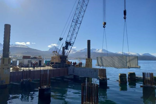 Paralizan obra de ampliación del puerto de Ushuaia, por falta de pago, pero las legisladoras fueron a Miami