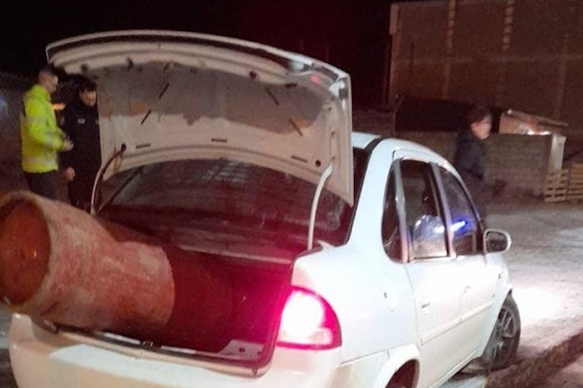 Detenido por robo de un tubo de gas que llevaba en el baul del auto