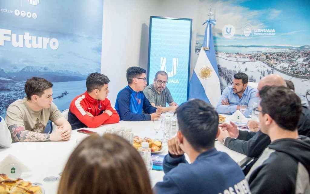 VUOTO RECIBIÓ A LA CATEGORÍA C20 DE FUTSAL DE LOS CUERVOS DEL FIN DEL MUNDO