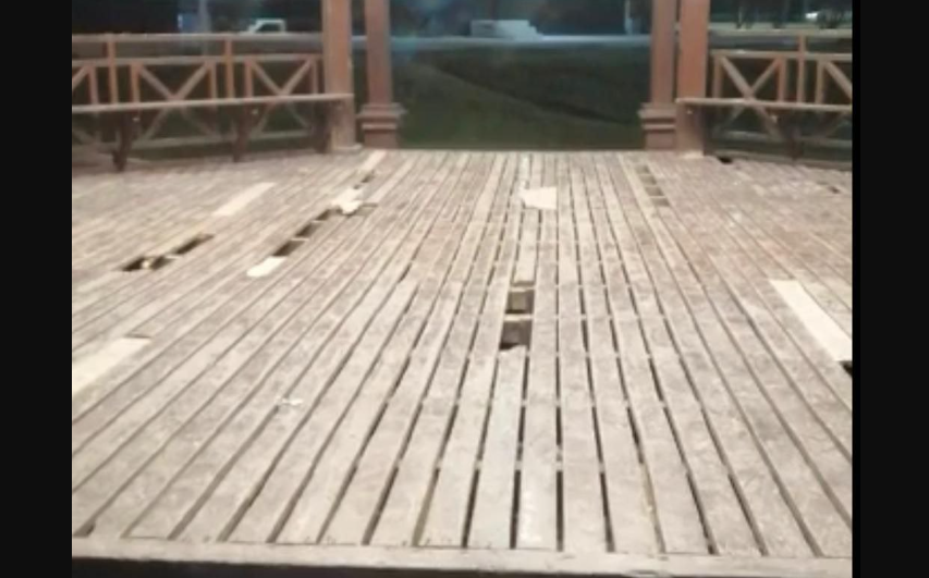 FUERTE REPUDIO DE LA MUNICIPALIDAD A VANDALISMO EN LA GLORIETA “TATI” TREBUCQ DEL PASEO DE LAS ROSAS