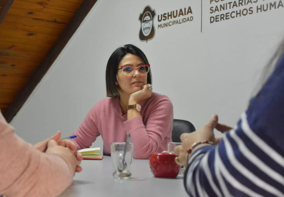 LA MUNICIPALIDAD DE USHUAIA SE REUNIÓ CON LA FUNDACIÓN ‘MAMÁ 24’ PARA TRABAJAR EN CONJUNTO LA MUNICIPALIDAD DE USHUAIA SE REUNIÓ CON LA FUNDACIÓN ‘MAMÁ 24’ PARA TRABAJAR EN CONJUNTO