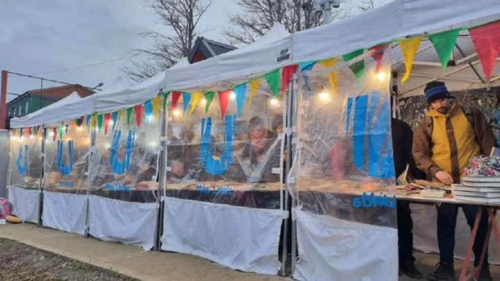 LA MUNICIPALIDAD DE USHUAIA ACOMPAÑÓ LA  29° LIBERACIÓN MASIVA DE LIBROS