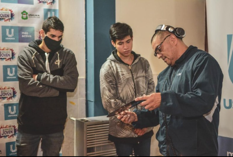 LA MUNICIPALIDAD DE USHUAIA INICIARÁ UN TALLER DE OPERACIÓN TÉCNICA DE RADIO Y AUTO-OPERACIÓN LA MUNICIPALIDAD DE USHUAIA INICIARÁ UN TALLER DE OPERACIÓN TÉCNICA DE RADIO Y AUTO-OPERACIÓN