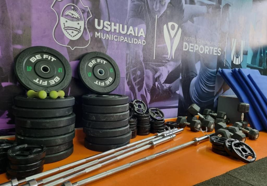 LA MUNICIPALIDAD DE USHUAIA INCORPORÓ NUEVO EQUIPAMIENTO PARA EL GIMNASIO DE MUSCULACIÓN