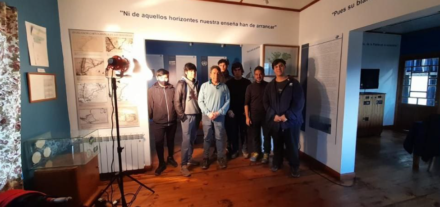 ESTUDIANTES DE USHUAIA TRABAJARON EN EL ESPACIO MUNICIPAL ‘PENSAR MALVINAS’ PARA CONCRETAR UN PROYECTO DE MULTIMEDIA