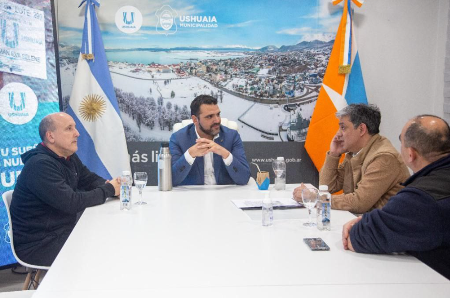 EL INTENDENTE WALTER VUOTO RECIBIÓ AL PADRE DANIEL MARTÍNEZ