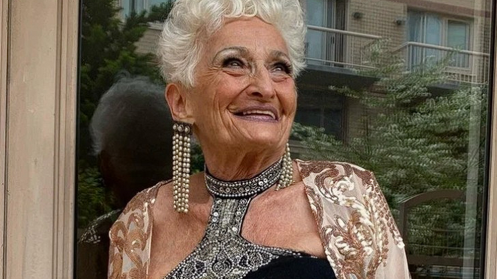 “Hago el amor con muchos hombres”: Anciana de 85 años es fanática de Tinder. No teme ser juzgada