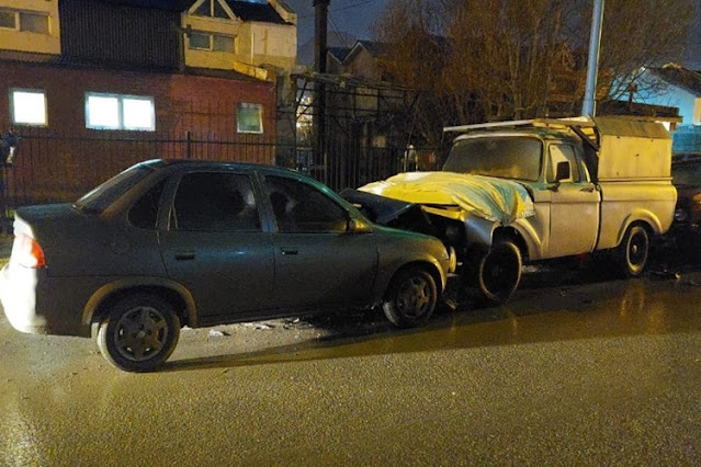 Choque contra vehiculo estacionado en Ushuaia Choque contra vehiculo estacionado en Ushuaia