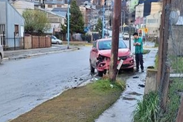 Choque en Ushuaia, una mujer trasladada al Hospital