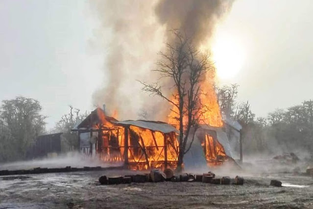 Incendio destruyo una cabaña