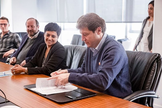 Melella firmo acuerdo con Nación para producir cannabis en TDF