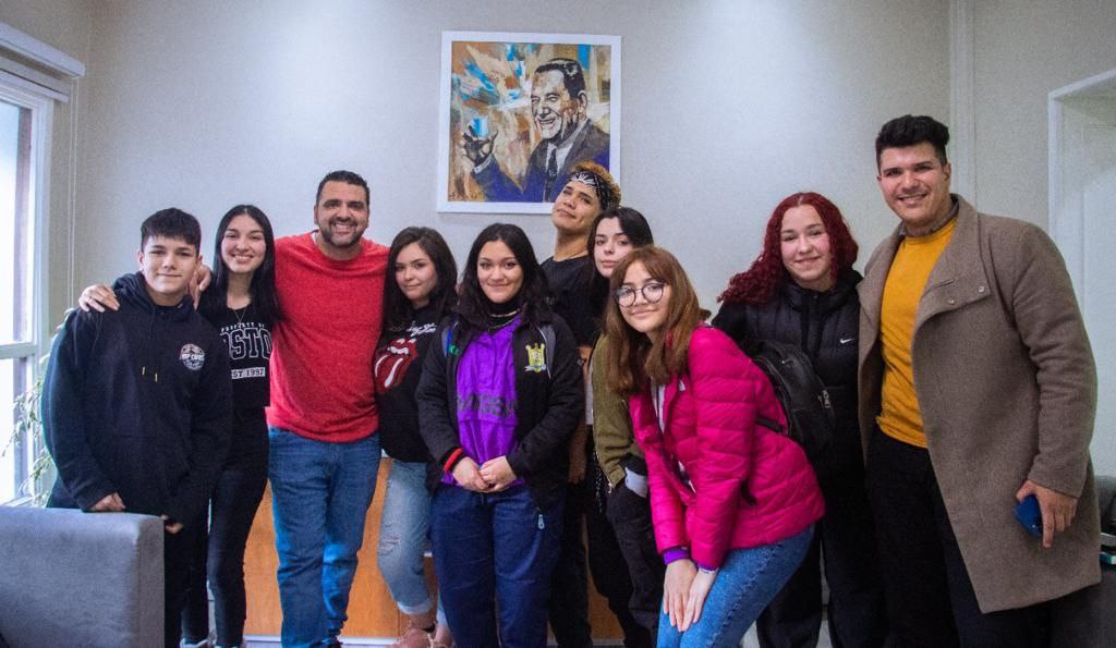 EL INTENDENTE VUOTO MANTUVO UNA REUNIÓN CON LAS AUTORIDADES DEL CENTRO DE ESTUDIANTES DEL COLEGIO ERNESTO SABATO