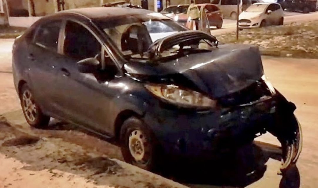 Dos choques, tres automoviles y un colectivo involucrados, sin lesionados