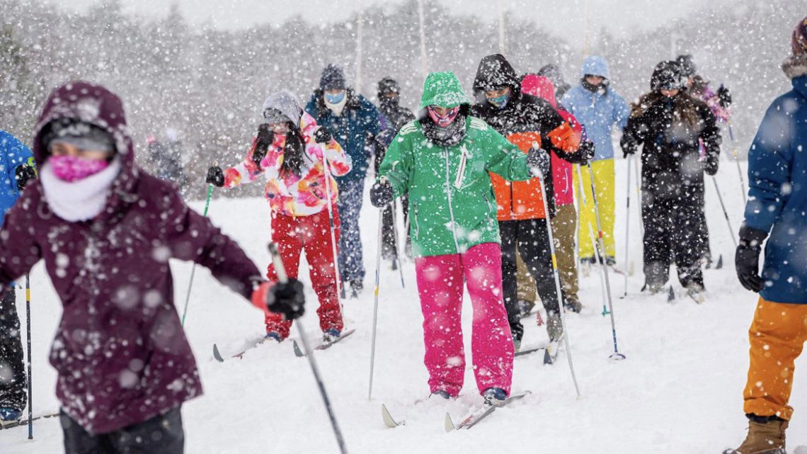 400 chicos y chicas de toda la provincia disfrutaron de la nieve 400 chicos y chicas de toda la provincia disfrutaron de la nieve