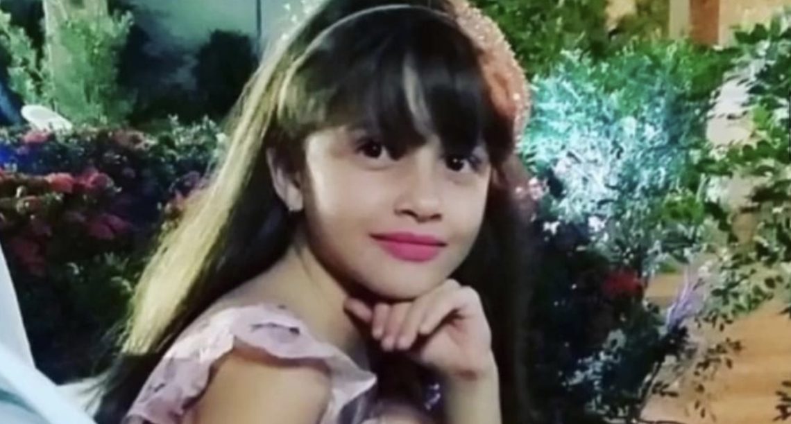 Horror En La Escuela: Tenía 7 Años, Dejó El Salón Para Ir A Tomar Agua Y La Hallaron Muerta De 42 Puñaladas