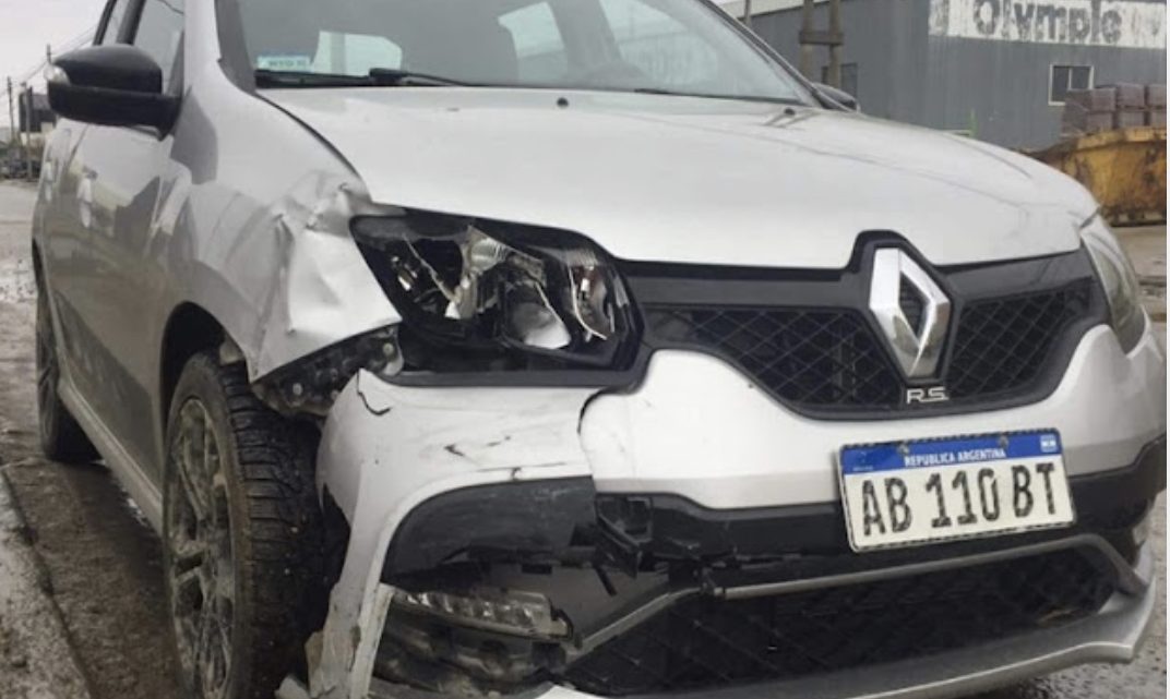 Un choque sin lesionados y un motociclista herido en una caida