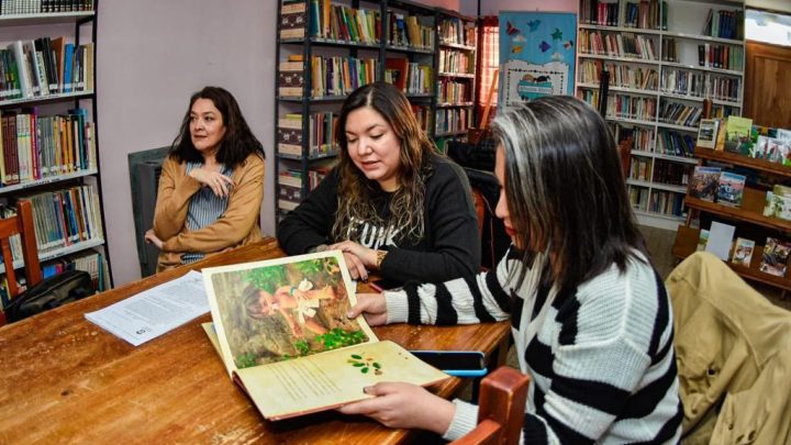 LA SECRETARIA DE CULTURA Y EDUCACIÓN VISITÓ LA BIBLIOTECA POPULAR “ALFONSINA STORNI”