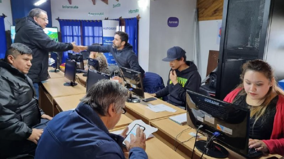 EL MUNICIPIO DE USHUAIA FACILITÓ LA TRAMITACIÓN DEL SUBSIDIO NACIONAL DE GAS Y LUZ