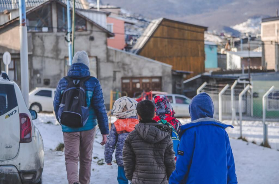 EL PROGRAMA AMBIENTAL MUNICIPAL “DE LA ESCUELA A LA CIUDAD” LLEGÓ A LA COLONIA DE INVIERNO EL PROGRAMA AMBIENTAL MUNICIPAL “DE LA ESCUELA A LA CIUDAD” LLEGÓ A LA COLONIA DE INVIERNO