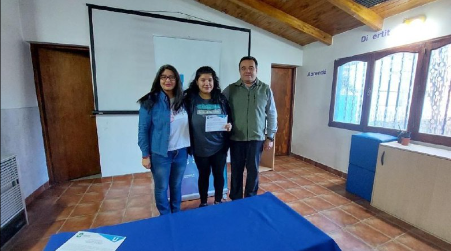 EL MUNICIPIO DE USHUAIA ENTREGÓ CERTIFICADOS A PARTICIPANTES DEL CURSO DE MANIPULACIÓN DE ALIMENTOS