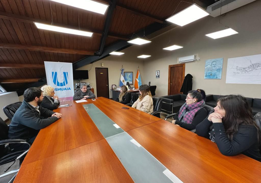 LA MUNICIPALIDAD ACOMPAÑA EL XVIII CONGRESO POLÍTICO-EDUCATIVO EN HOMENAJE A CAÍDOS, FAMILIARES Y EXCOMBATIENTES DE MALVINAS
