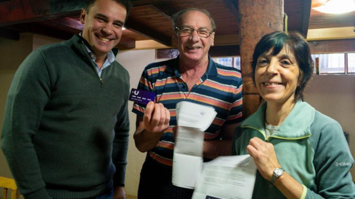 CONTINÚA LA ENTREGA DE TARJETAS +U A VECINOS Y VECINAS DE LA CIUDAD