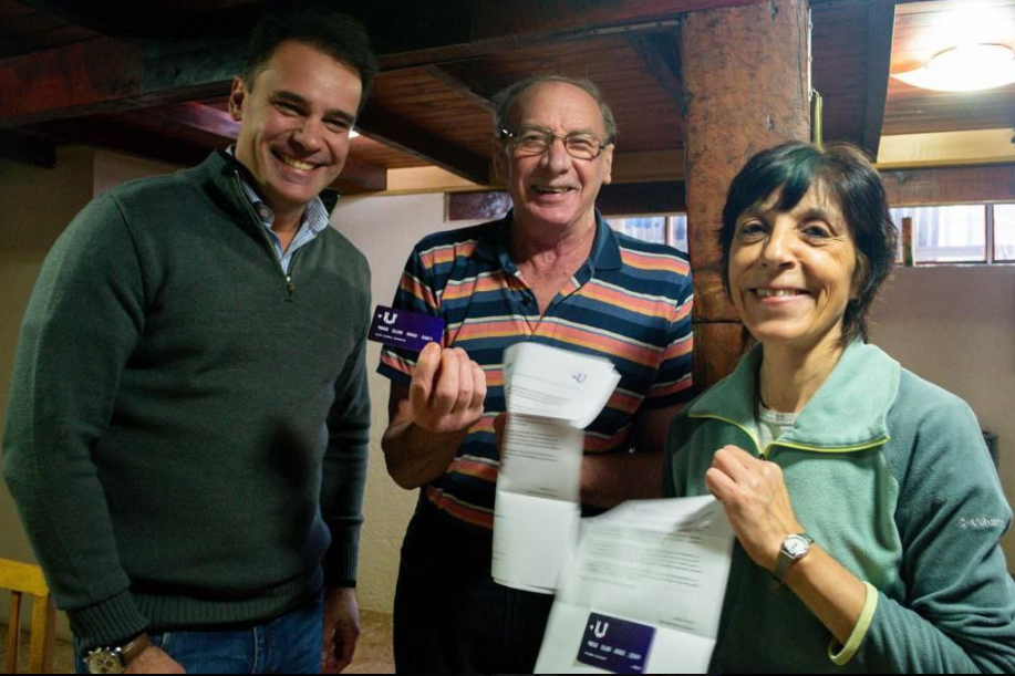 CONTINÚA LA ENTREGA DE TARJETAS +U A VECINOS Y VECINAS DE LA CIUDAD