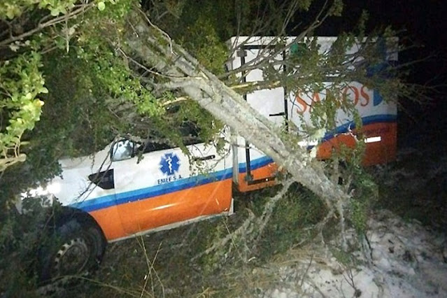 Despiste de una ambulancia en la Ruta 3, sin lesionados