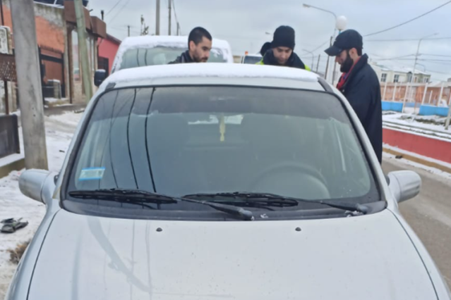 Triple choque, agresión y fuga de uno de los conductores