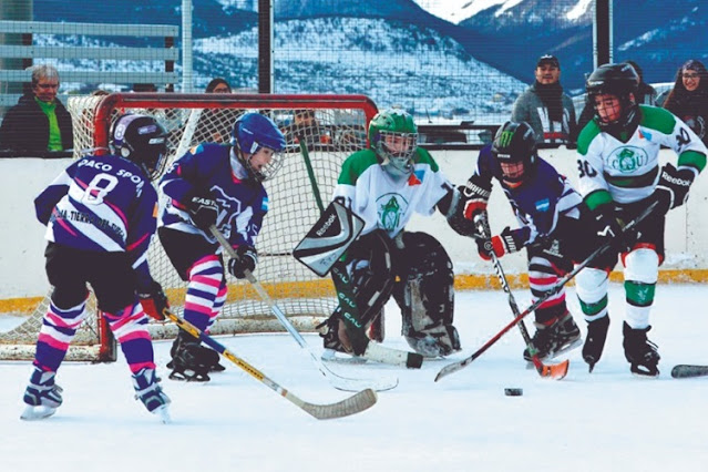 Arranco la Copa del Fin del Mundo de Hockey sobre Hielo en Ushuaia