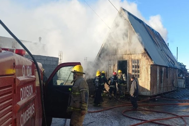 Incendio en una vivienda, una mujer y cuatro menores trasladados al Hospital