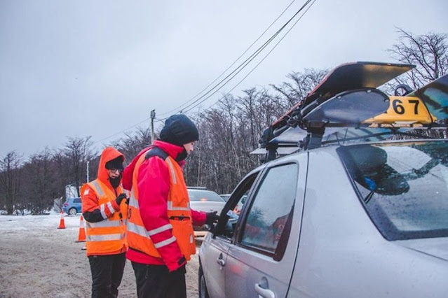 Controles a taxis y remises a la salida de Ushuaia