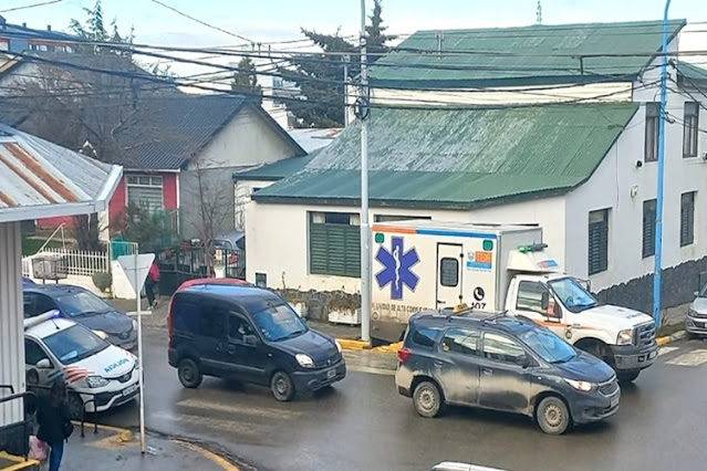 Taxista atropello a un peaton se fue y luego regreso en Ushuaia