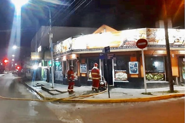 Incendio en la madrugada en la rotiseria Dieguito